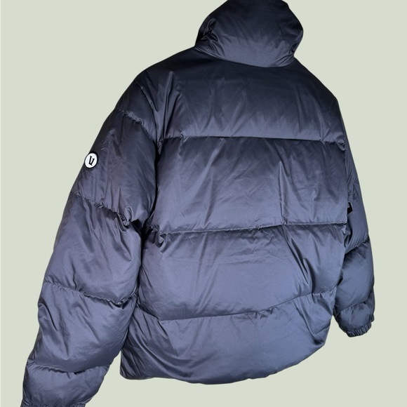 NWT Vuori Women's Hillside Down Jacket in Black - Picture 7 of 7